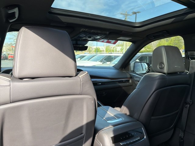 Used 2023 Cadillac Escalade Premium Luxury RWD image 32