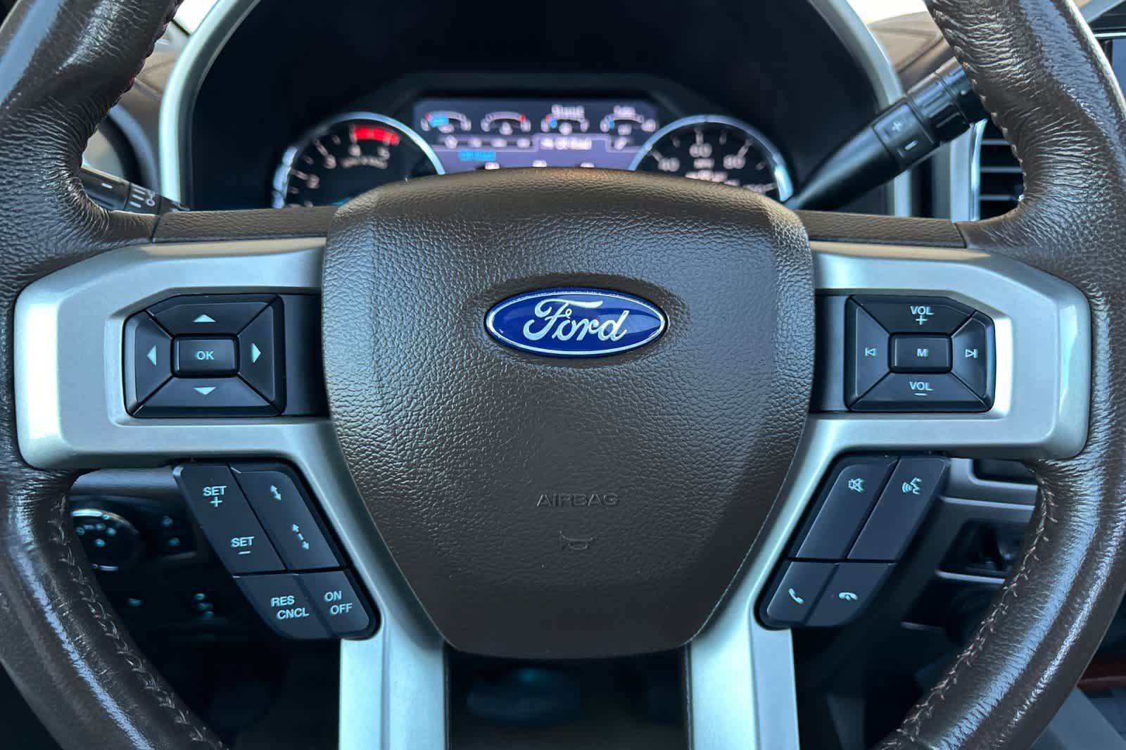 Certified 2022 Ford F350 King Ranch w/ King Ranch Ultimate Package AWD/4WD image 23