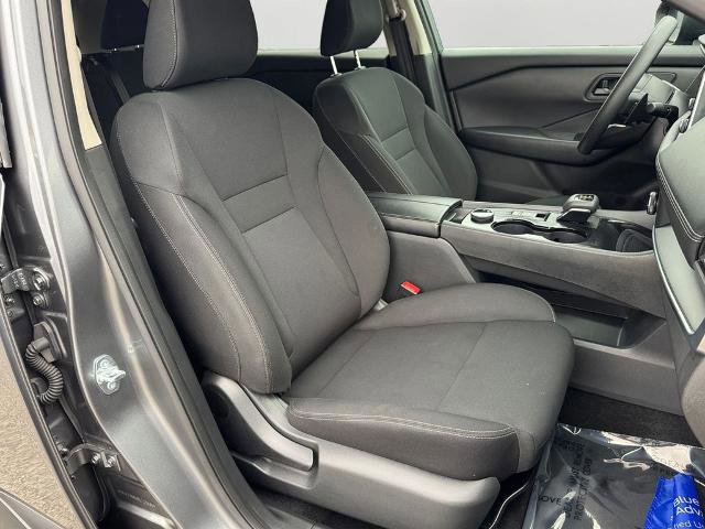 Used 2024 Nissan Rogue S image 6