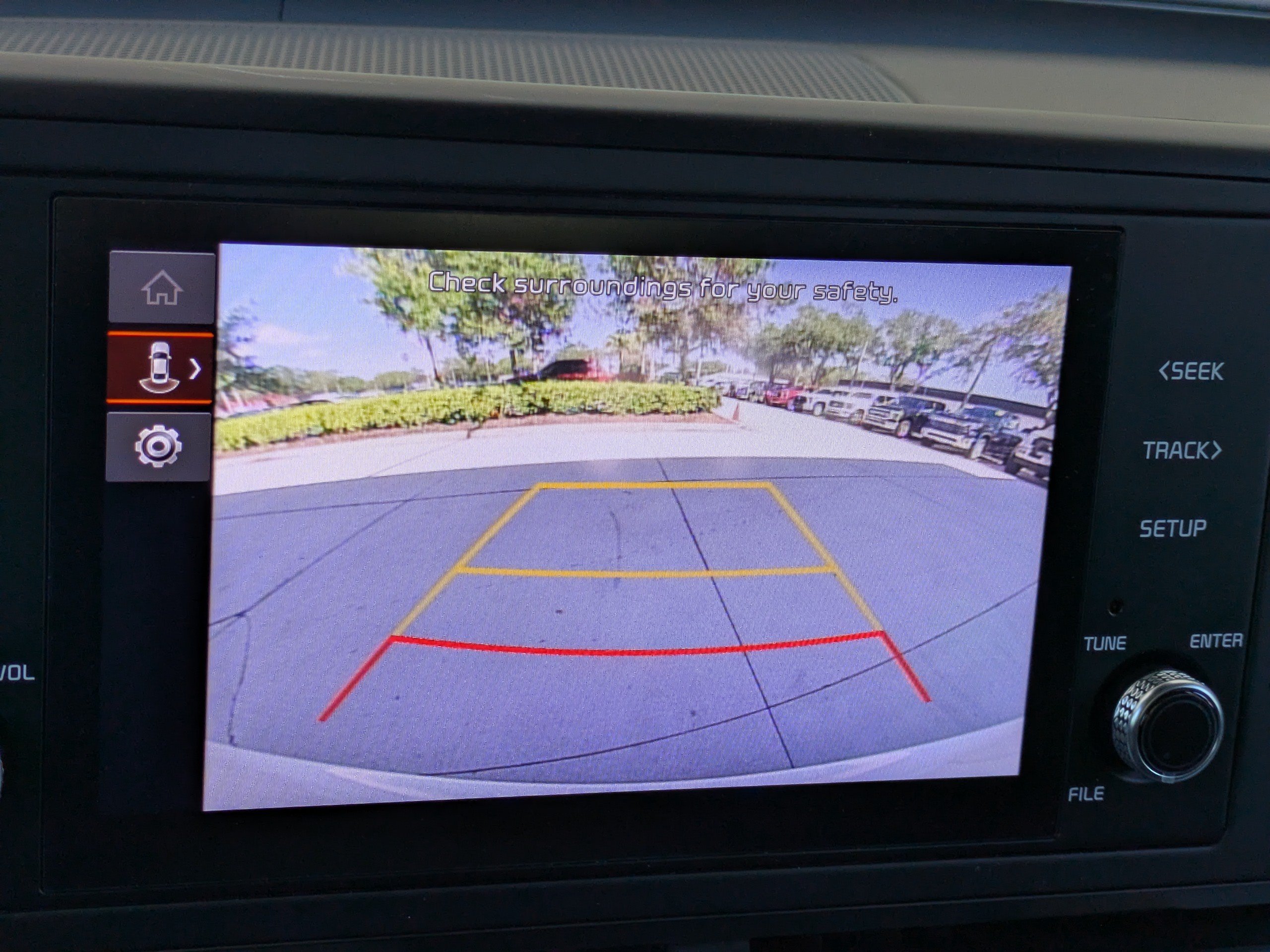 Used 2024 Kia Carnival LX FWD image 23