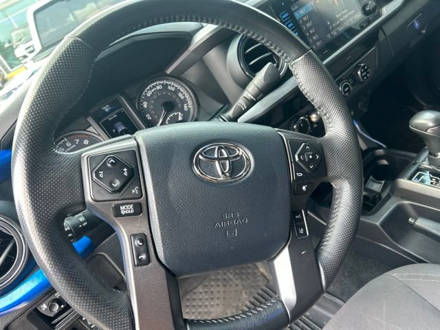 Used 2018 Toyota Tacoma TRD Sport AWD/4WD image 36
