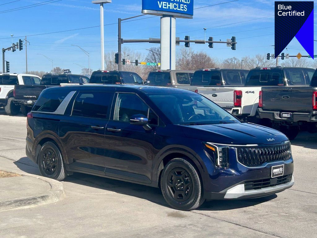 Used 2025 Kia Carnival