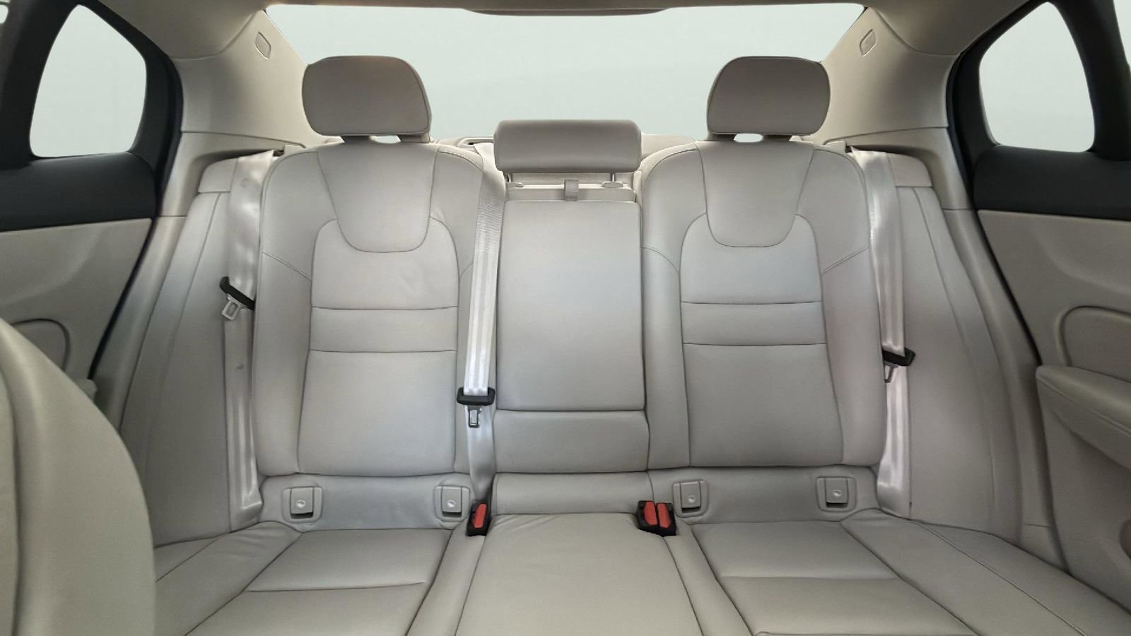 Used 2024 Volvo S60 T8 Plus image 26