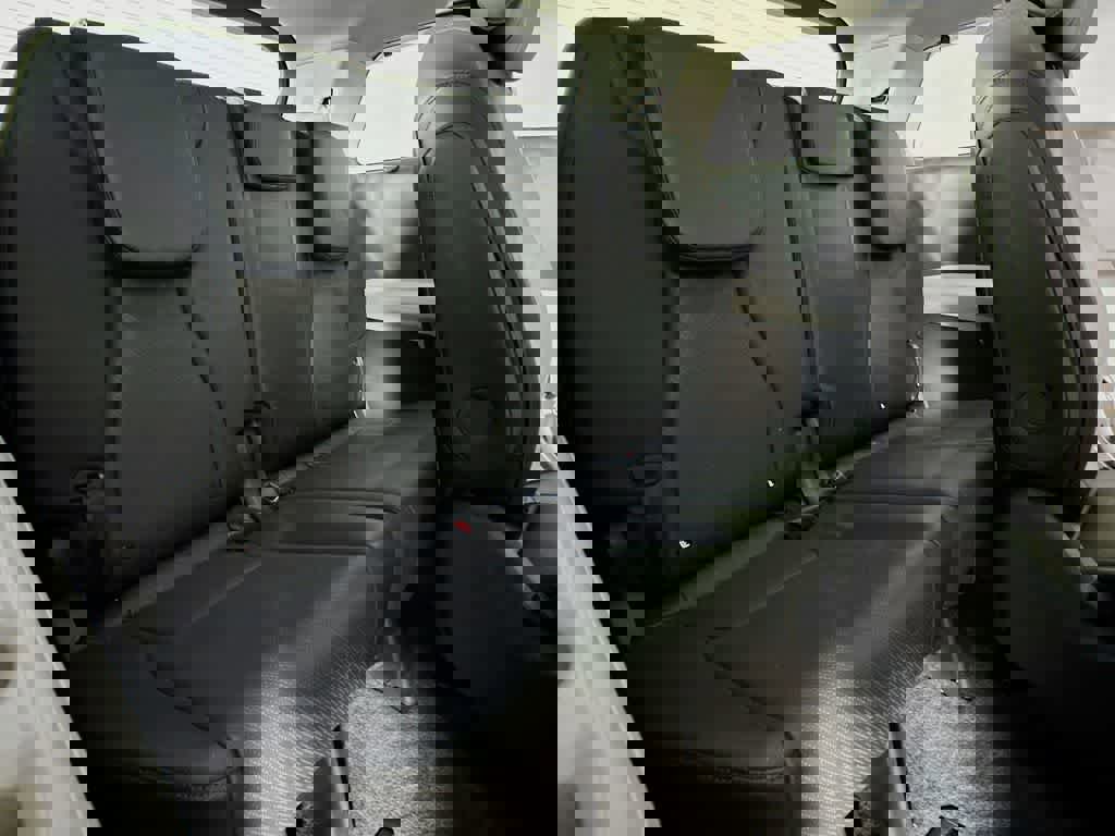 Used 2023 Kia Carnival SX Prestige image 34