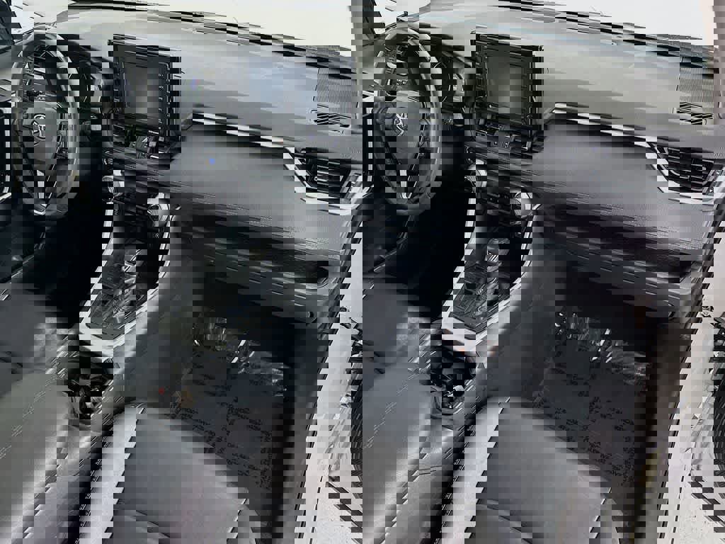 Used 2021 Toyota RAV4 XLE Premium image 32