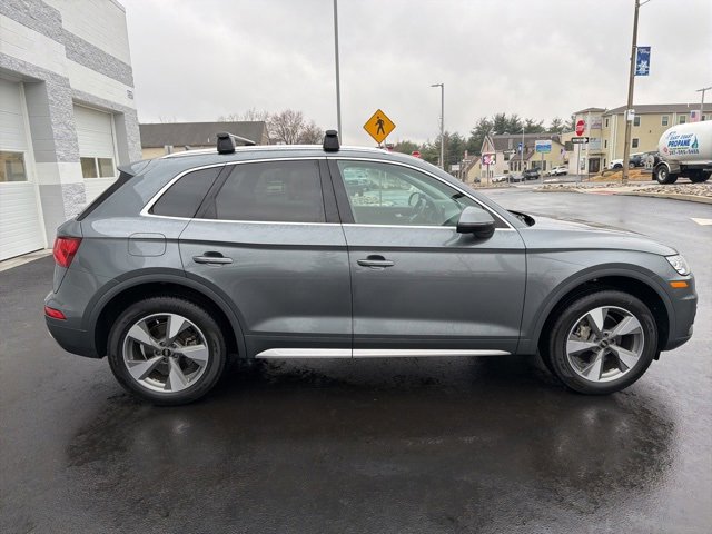 Used 2020 Audi Q5 2.0T Premium w/ Convenience Package image 3