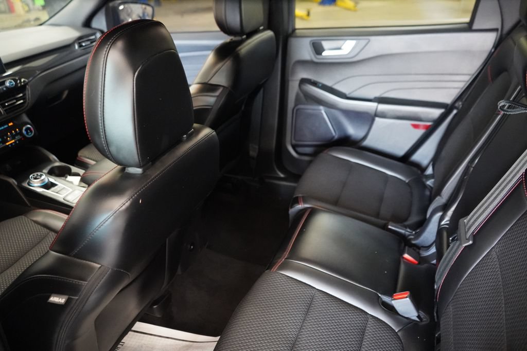 Certified 2024 Ford Escape ST-Line AWD/4WD image 31