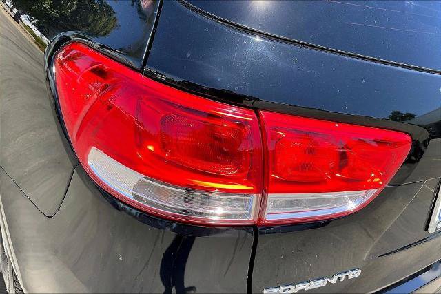 Used 2017 Kia Sorento AWD w/ LX Convenience Package image 30