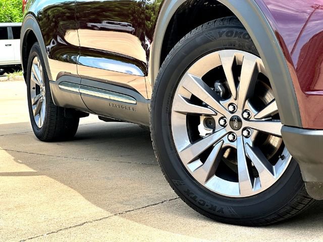 Certified 2022 Ford Explorer XLT w/ Equipment Group 202A RWD image 2
