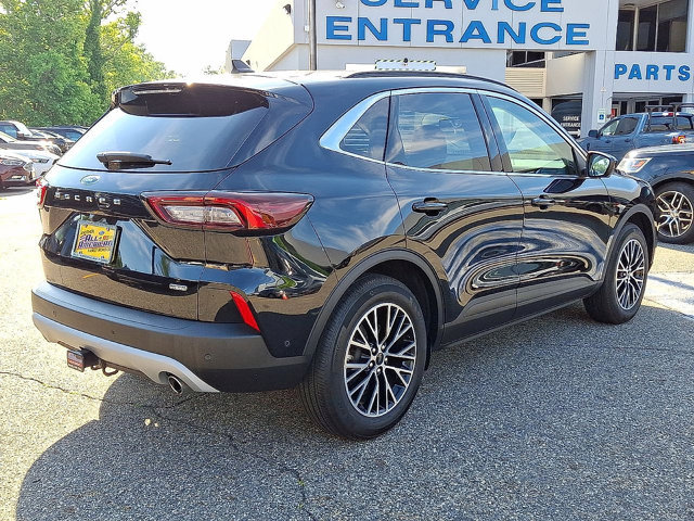 Certified 2023 Ford Escape SE w/ PHEV Premium Package FWD image 8