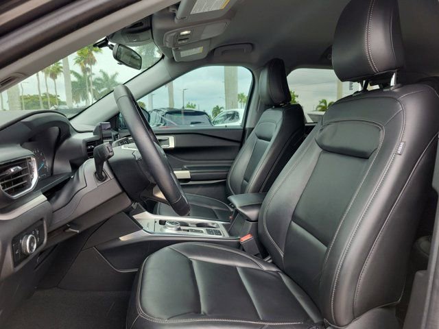 Certified 2023 Ford Explorer XLT w/ Equipment Group 202A RWD image 29