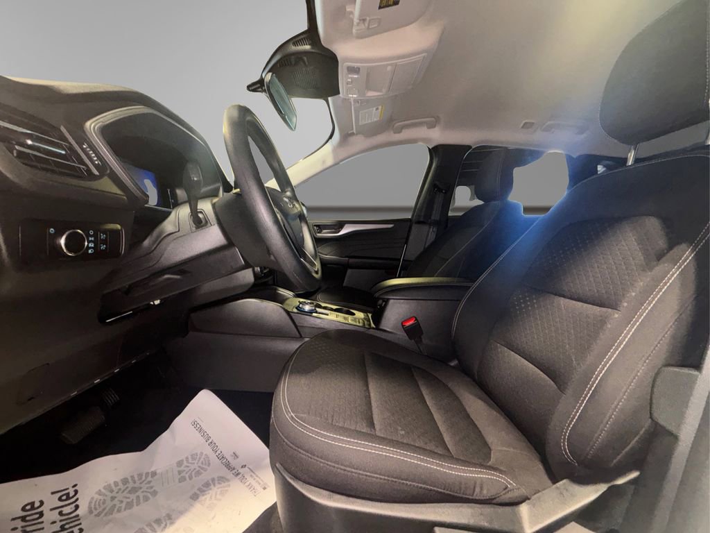 Certified 2025 Ford Escape Active AWD/4WD image 9