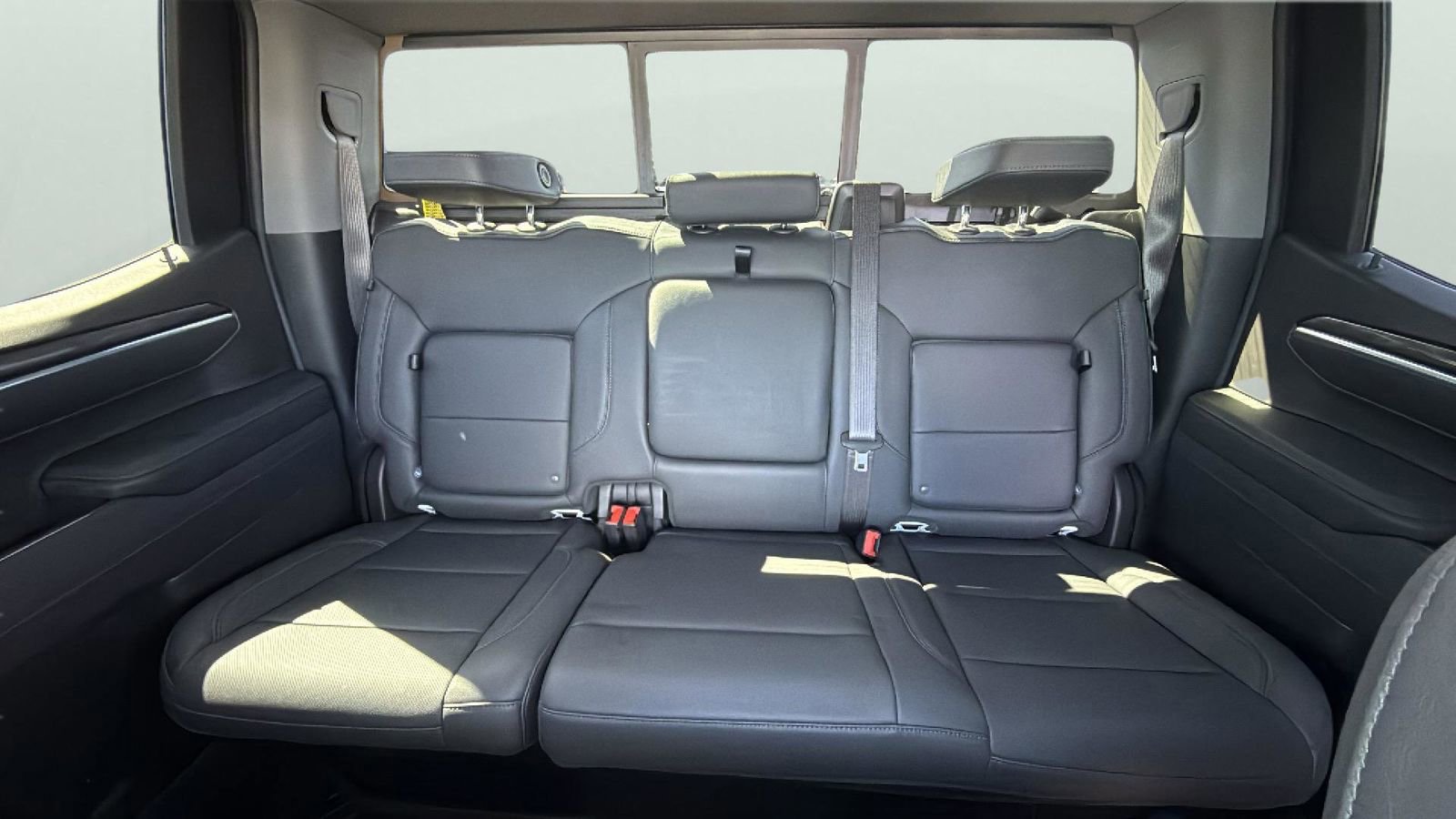 Used 2025 Chevrolet Silverado 1500 LTZ image 26