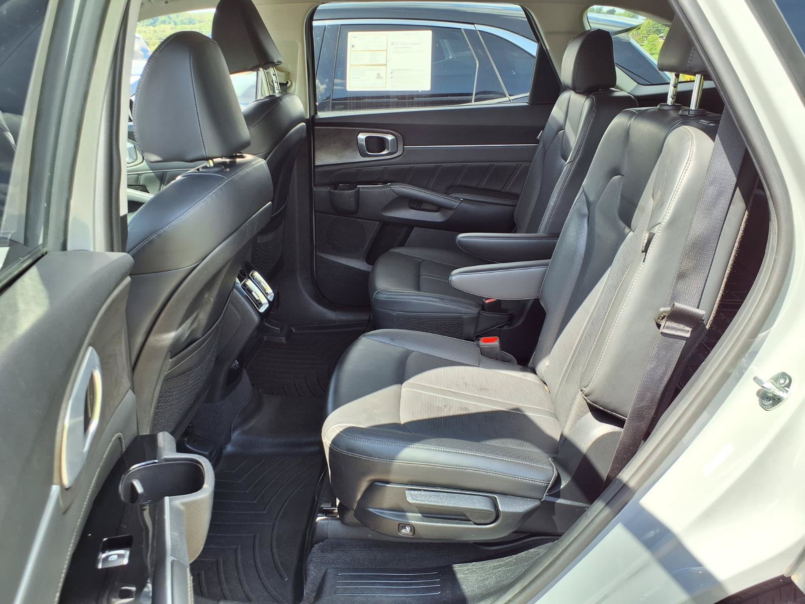 Used 2025 Kia Sorento SX AWD/4WD image 7