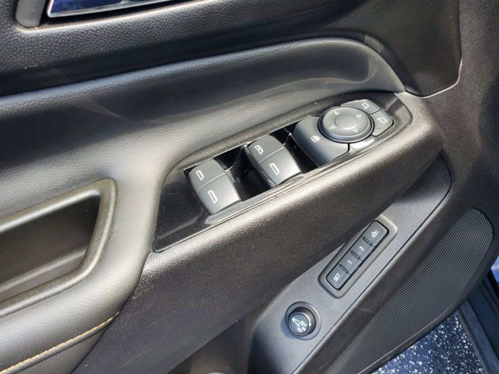 Used 2024 Chevrolet Equinox Premier AWD/4WD image 14