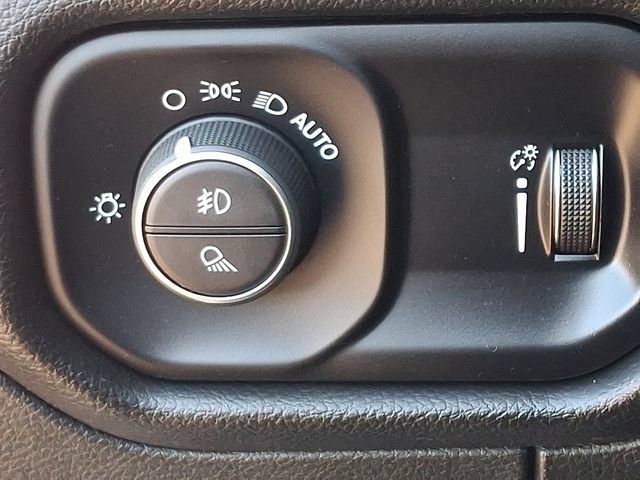 Used 2023 RAM 1500 Big Horn AWD/4WD image 25