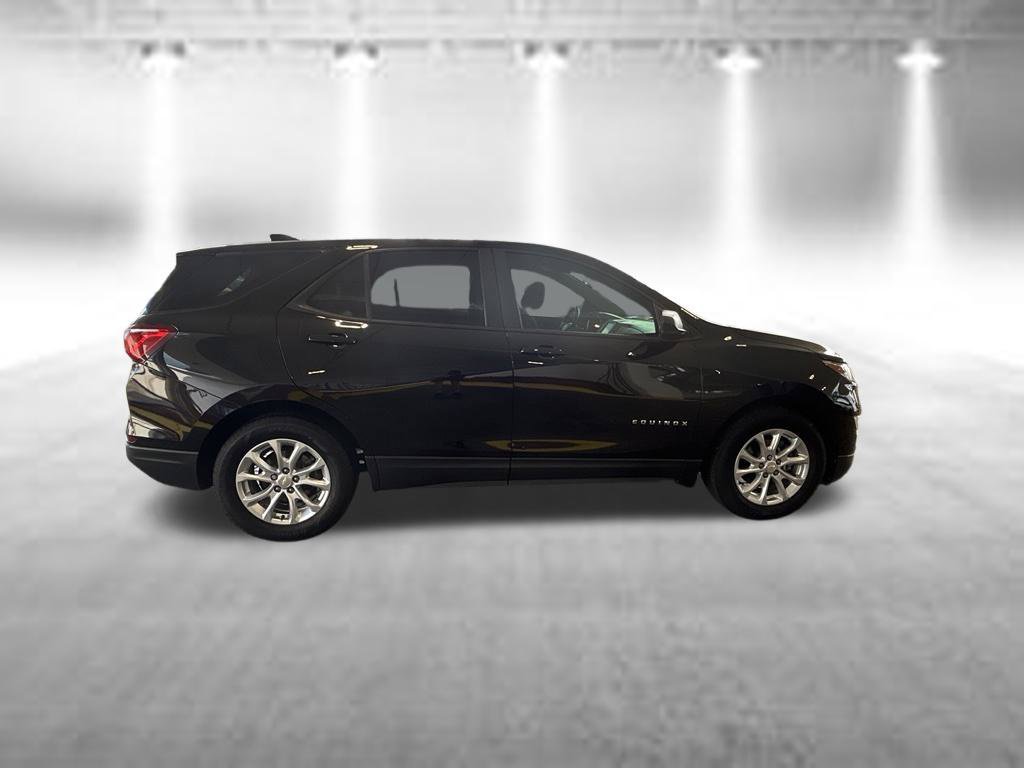 Used 2020 Chevrolet Equinox LS w/ LS Convenience Package FWD image 3