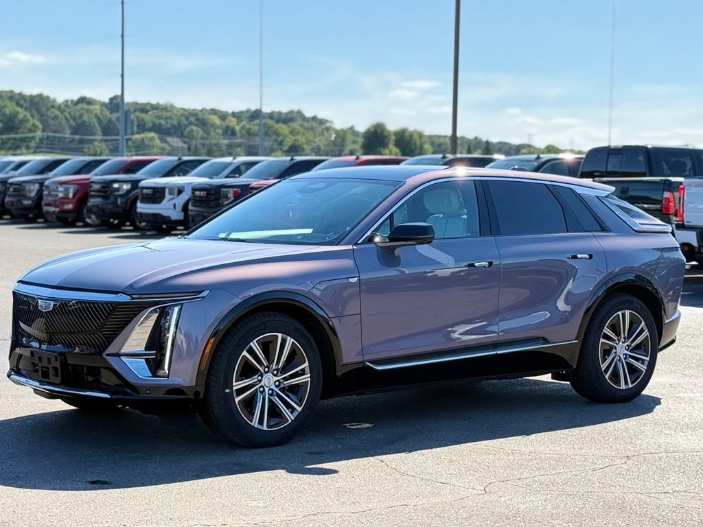Used 2024 Cadillac Lyriq Luxury w/ LPO, Floor Liner Package AWD/4WD image 47