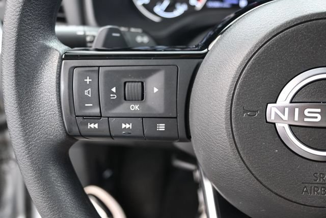 Used 2023 Nissan Rogue SV FWD image 15