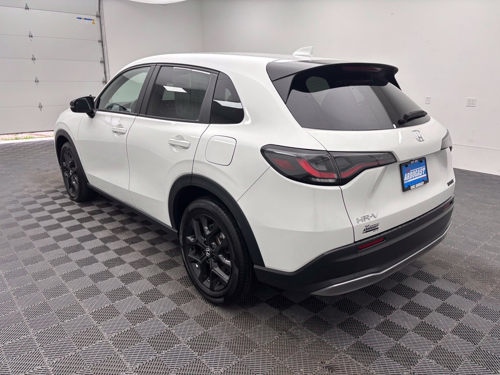 Used 2023 Honda HR-V Sport image 11