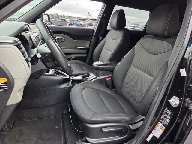Used 2017 Kia Soul + FWD image 9