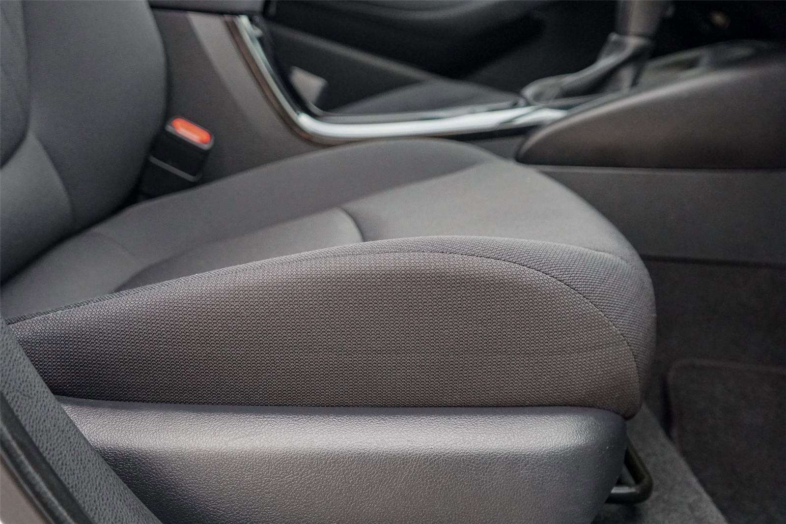 Used 2020 Toyota Corolla LE FWD image 28