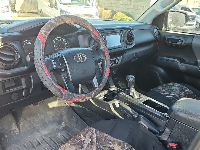 Used 2017 Toyota Tacoma SR AWD/4WD image 11