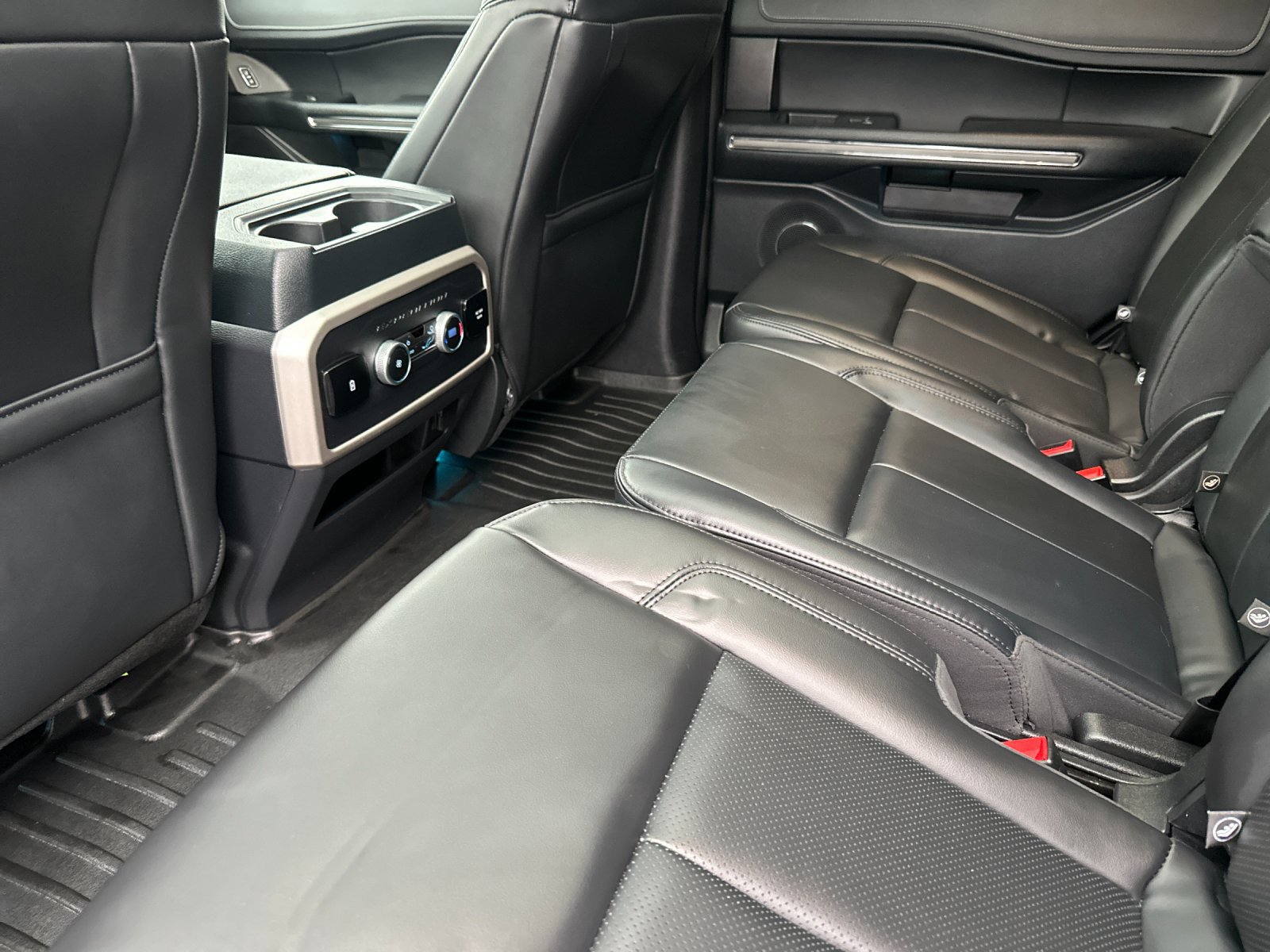 Certified 2022 Ford Expedition XLT image 13