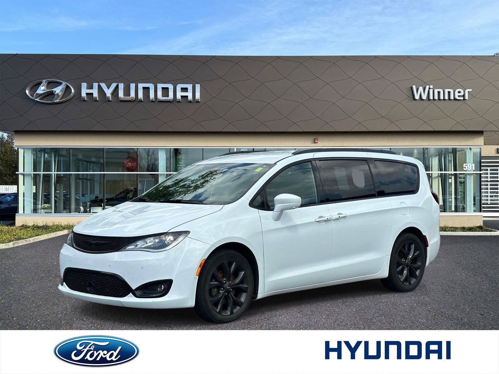 Used 2019 Chrysler Pacifica Touring-L w/ Advanced Safetytec Group