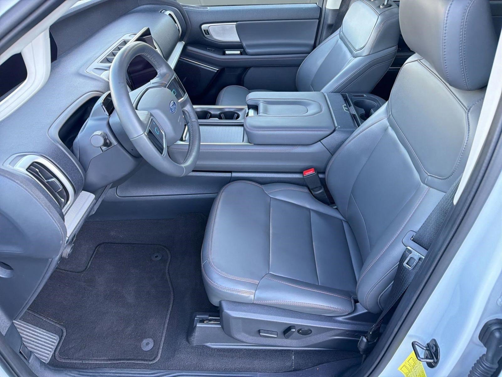 Certified 2025 Ford Expedition Max Active AWD/4WD image 5