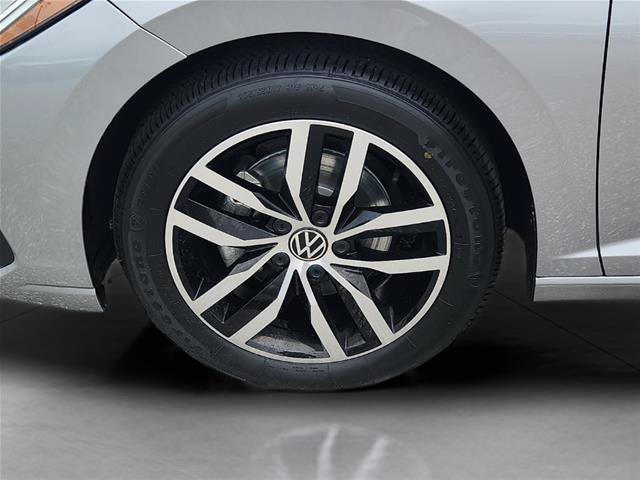 Used 2025 Volkswagen Jetta SE FWD image 28