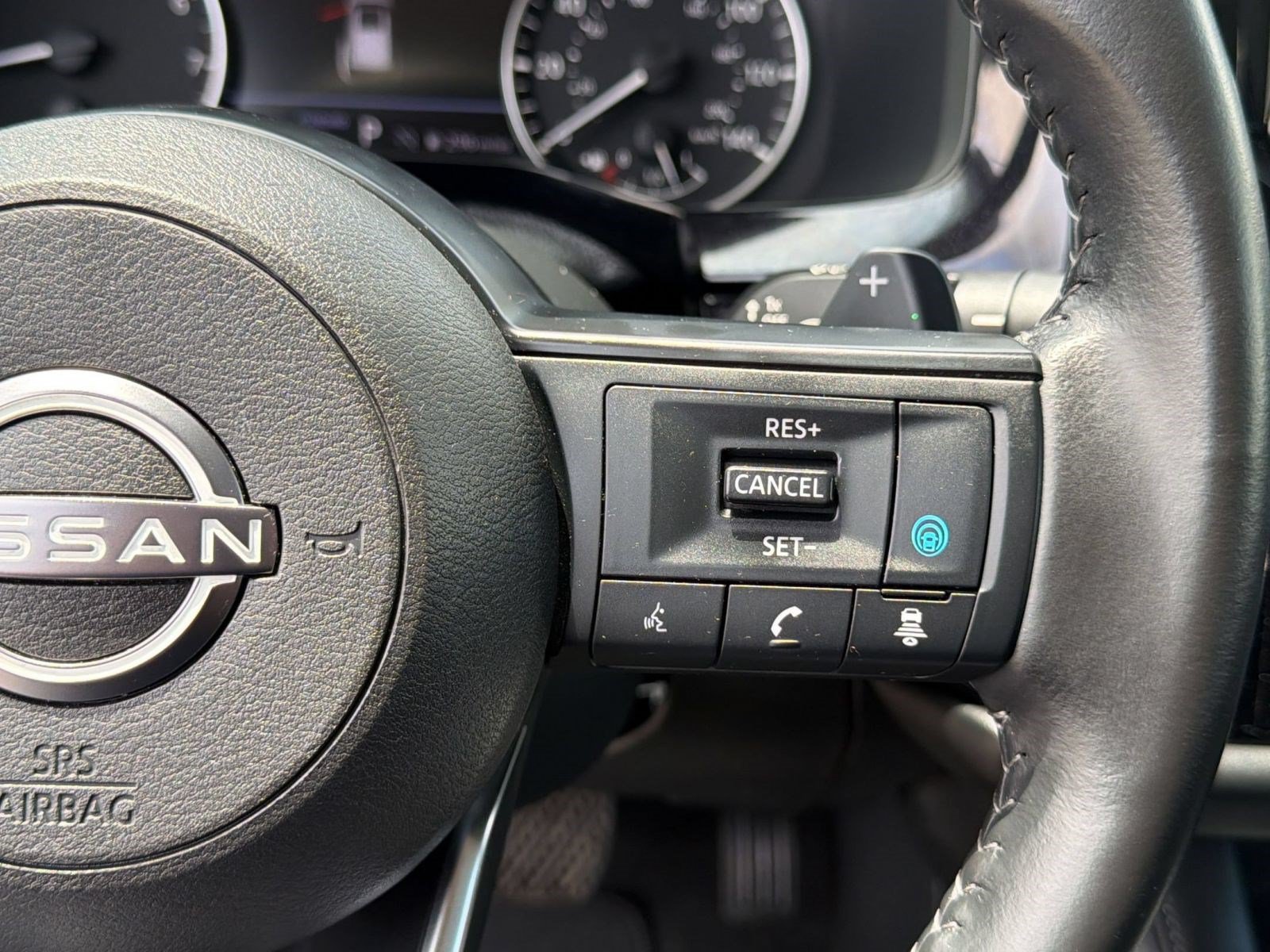 Used 2025 Nissan Pathfinder SV FWD image 26