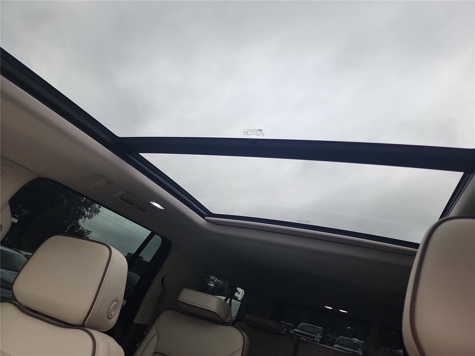 Used 2022 GMC Yukon XL Denali image 17