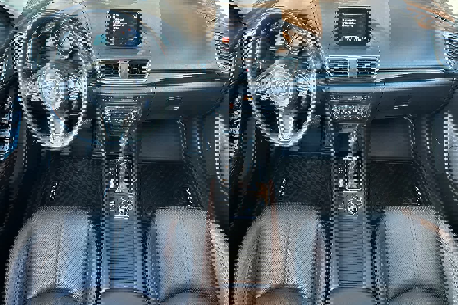 Used 2018 MAZDA MAZDA3 Grand Touring w/ Premium Equipment Package image 9