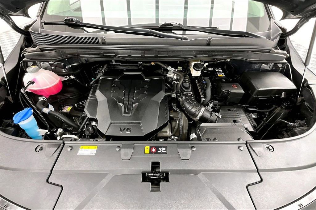 Used 2025 Kia Carnival LXS image 12