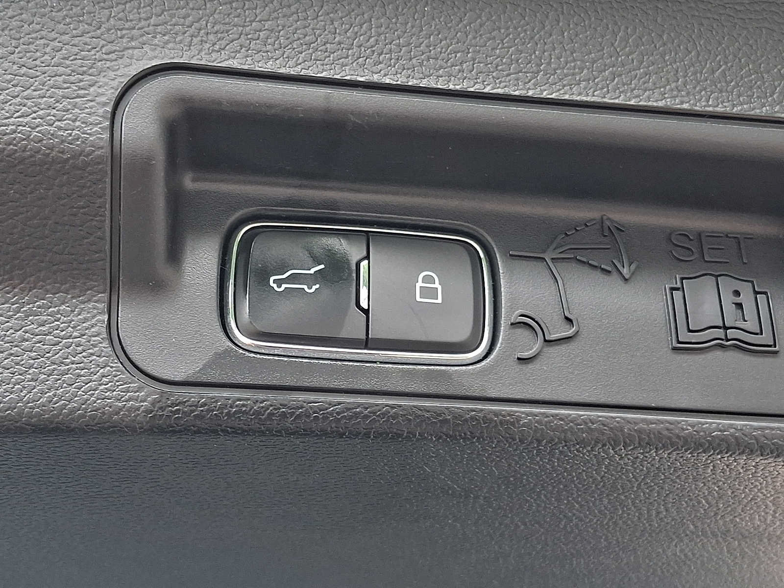 Certified 2024 Ford Explorer XLT AWD/4WD image 29