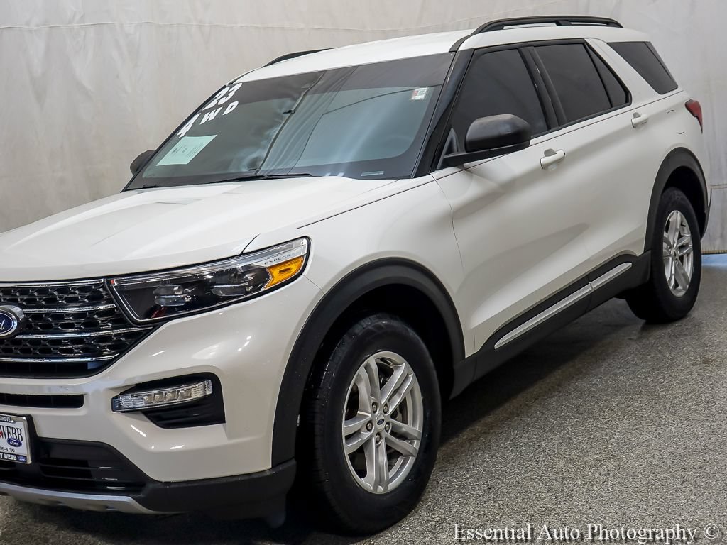 Certified 2023 Ford Explorer XLT w/ Equipment Group 202A AWD/4WD image 4