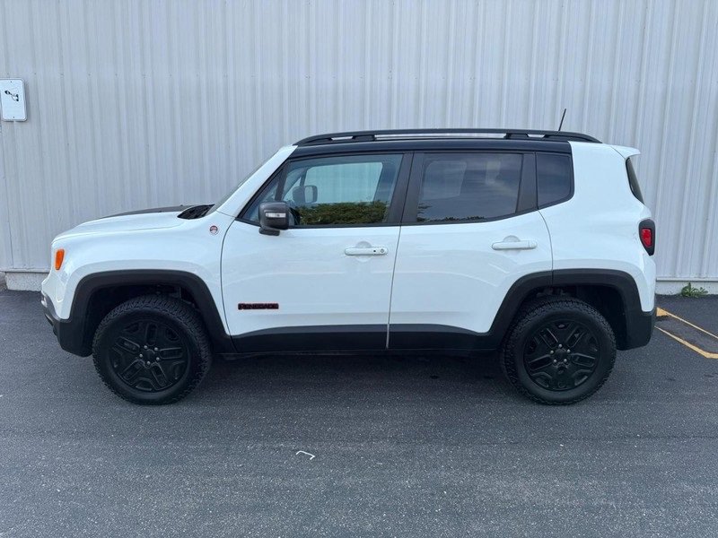 Used 2018 Jeep Renegade Trailhawk image 2