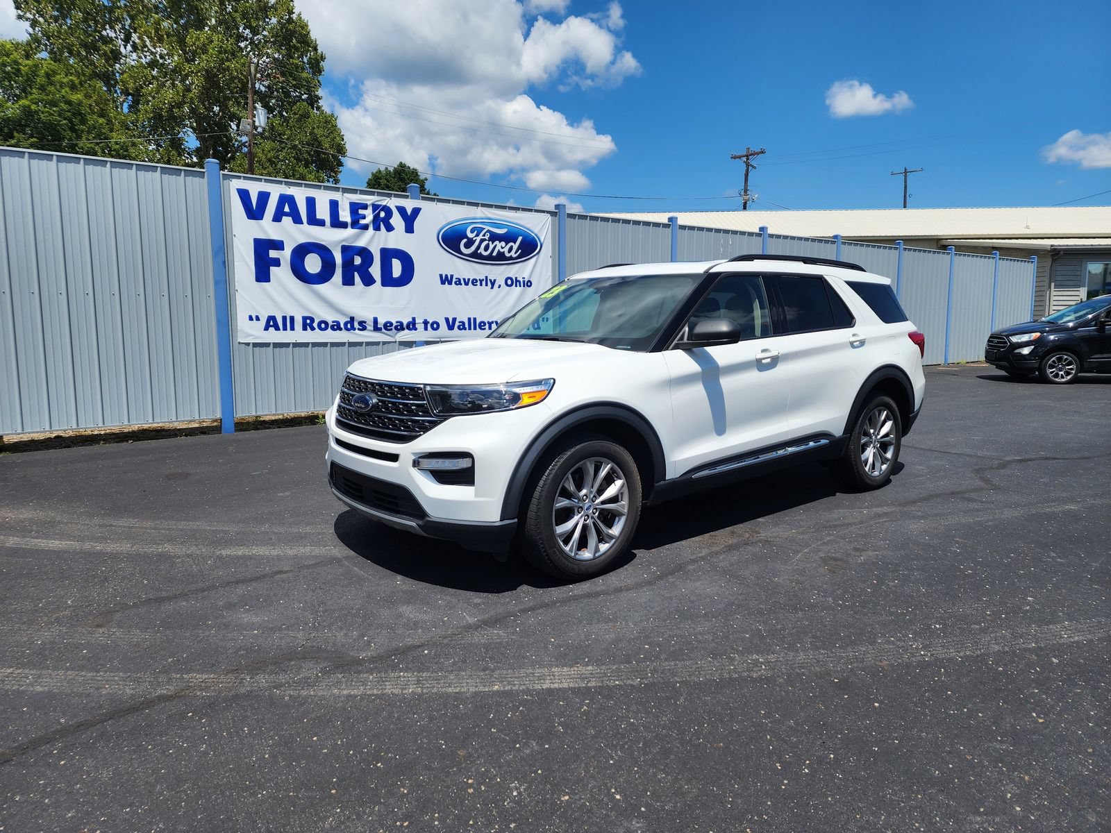 Certified 2023 Ford Explorer XLT w/ Equipment Group 202A