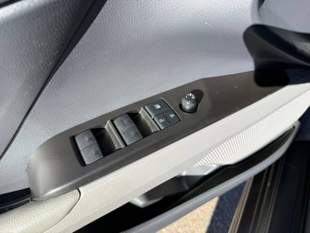 Used 2022 Toyota Camry SE w/ Carpet Mat Package (TMS) FWD image 12