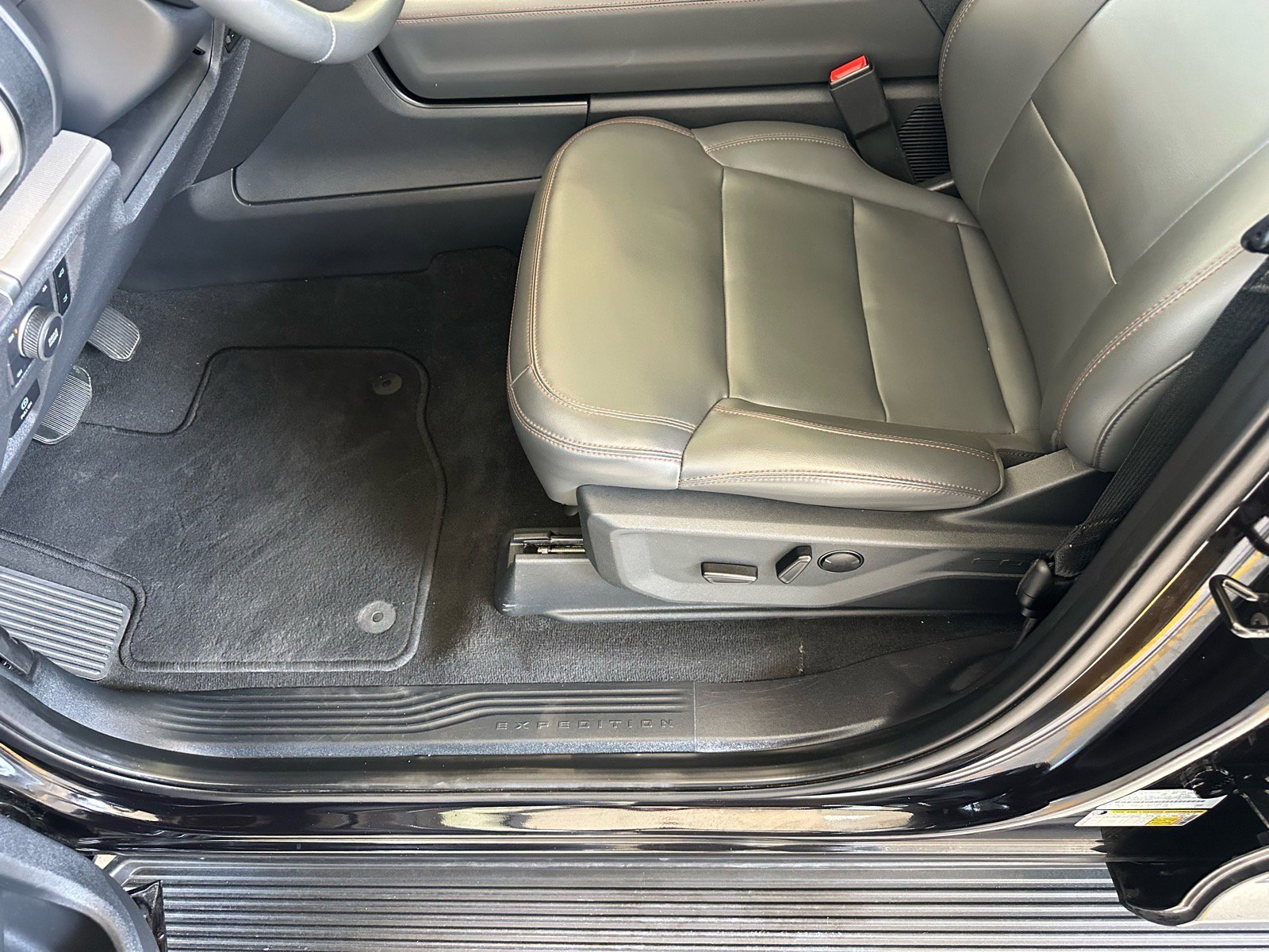 Certified 2025 Ford Expedition Max Active image 20