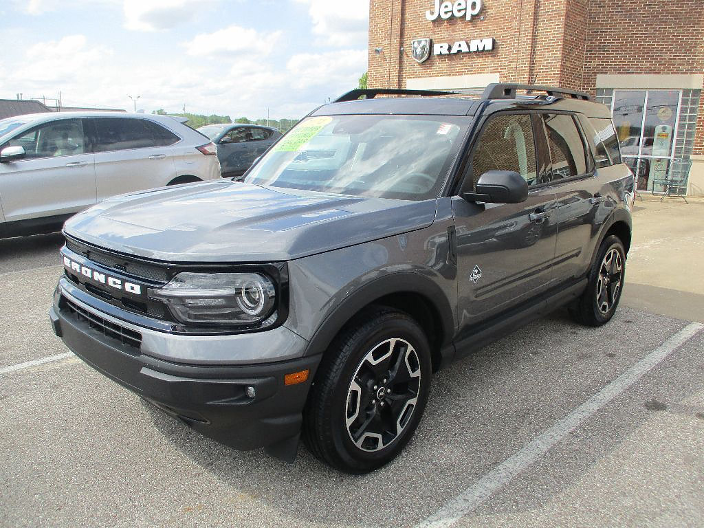 Certified 2024 Ford Bronco Sport Outer Banks w/ Tech Package AWD/4WD image 3