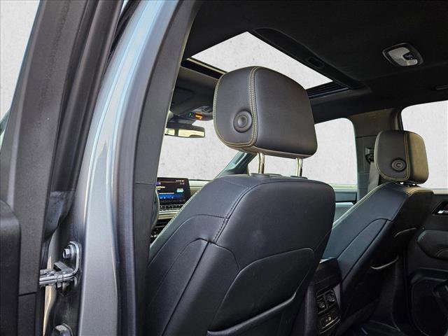 Used 2024 Chevrolet Colorado ZR2 w/ ZR2 Convenience Package III image 16