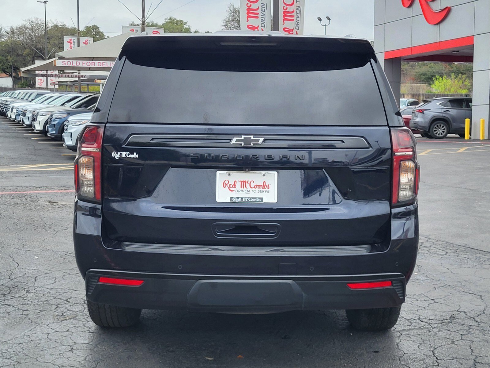 Used 2023 Chevrolet Suburban Z71 w/ Luxury Package image 4