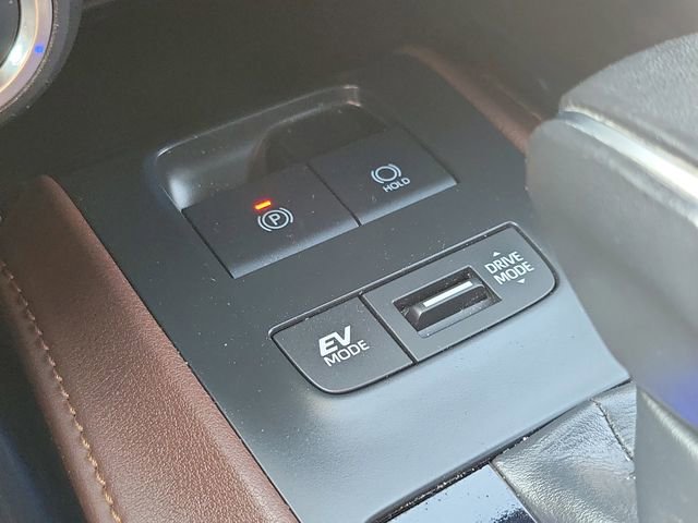 Used 2023 Toyota Venza XLE AWD/4WD image 19