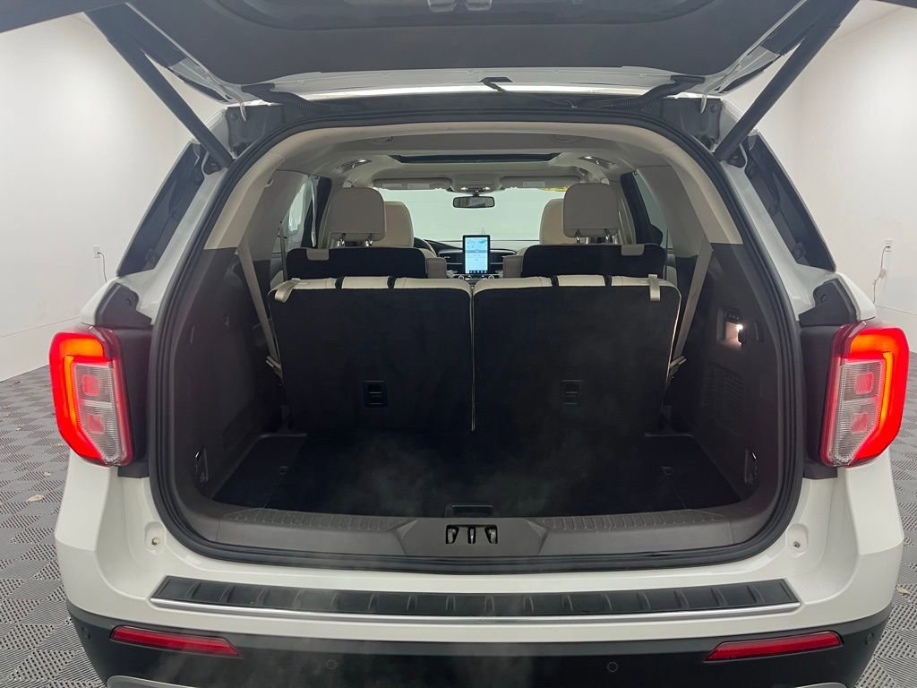 Certified 2022 Ford Explorer Platinum w/ Equipment Group 601A image 15
