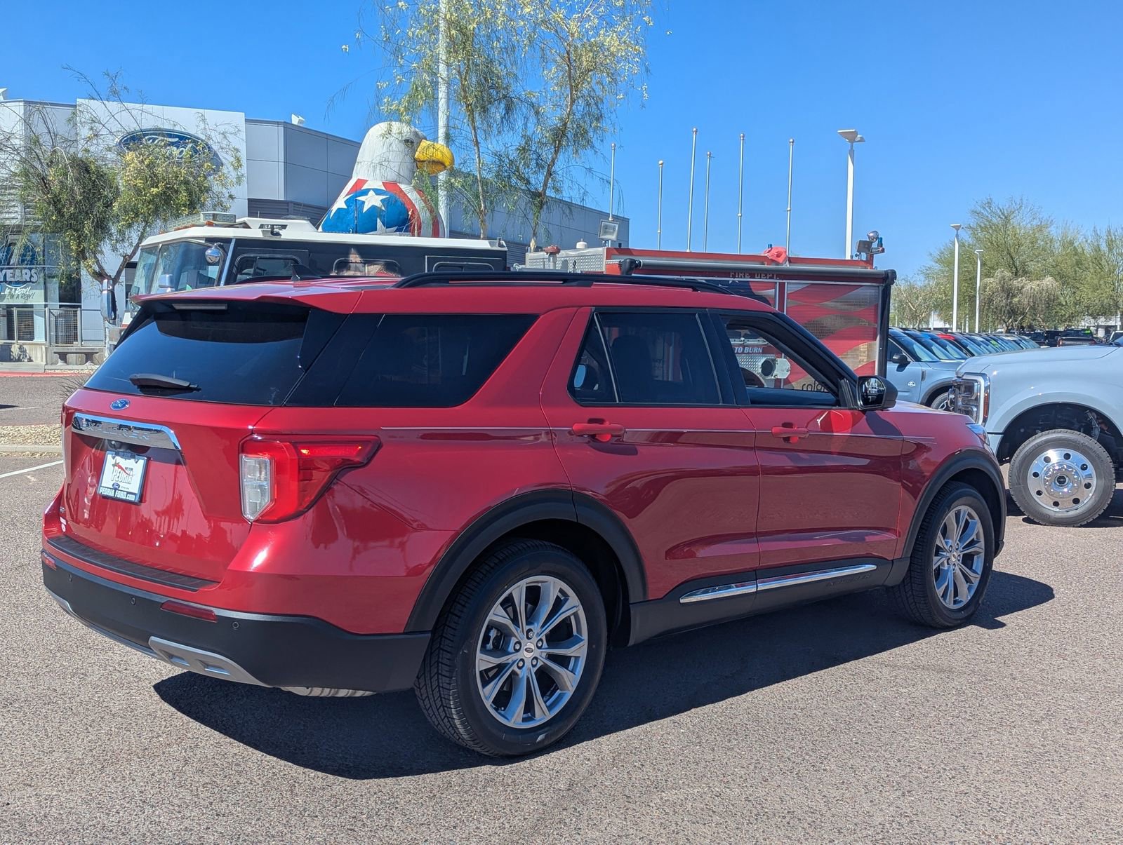 Certified 2022 Ford Explorer XLT w/ Equipment Group 202A image 5