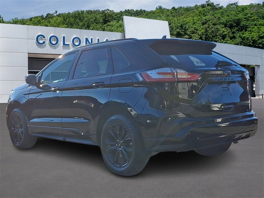 Certified 2022 Ford Edge SE w/ Black Appearance Package image 2