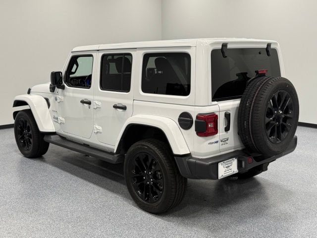 Used 2021 Jeep Wrangler Unlimited Sahara w/ Cold Weather Group AWD/4WD image 9