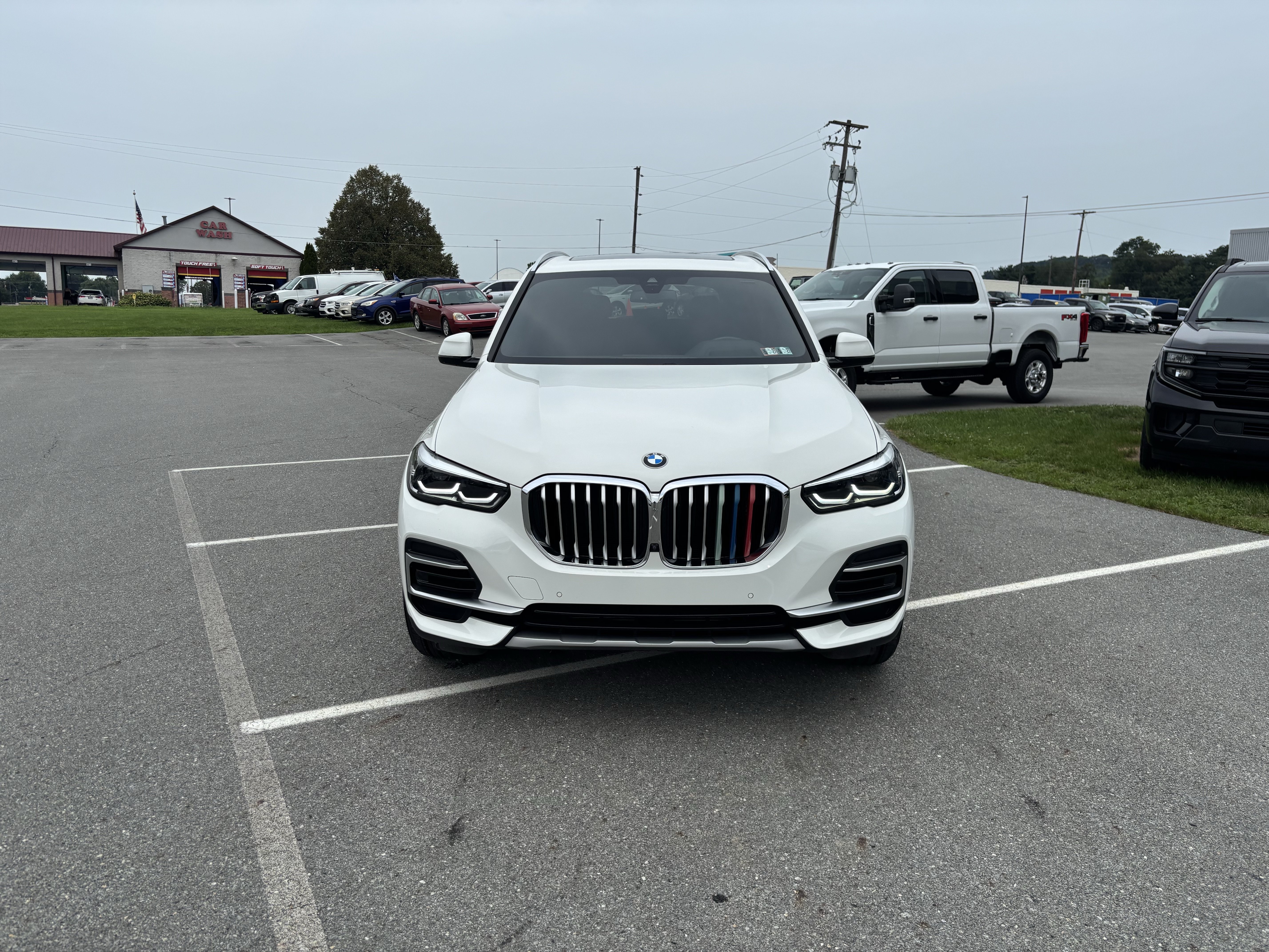 Used 2023 BMW X5 xDrive40i w/ Premium Package AWD/4WD image 2